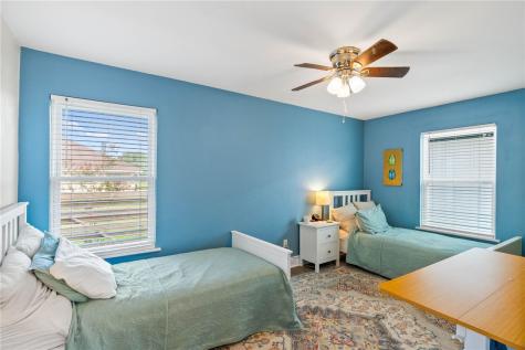 202 N Hynes Street Austwell TX 77950
