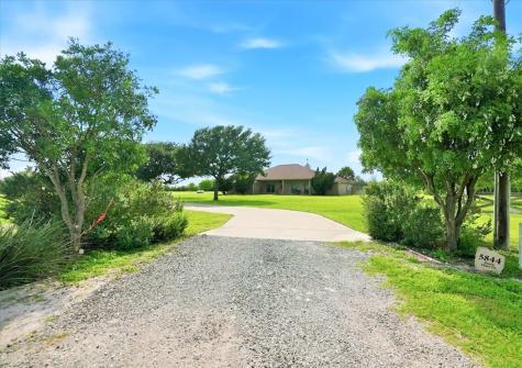 5844 Santa Clara Robstown TX 78380