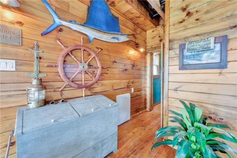 114 W Avenue J Port Aransas TX 78373