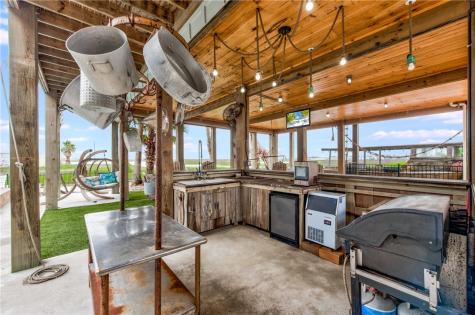 114 W Avenue J Port Aransas TX 78373