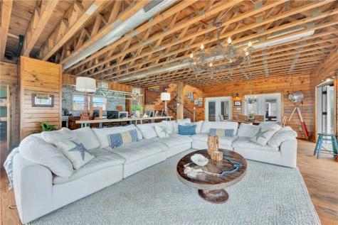 114 W Avenue J Port Aransas TX 78373