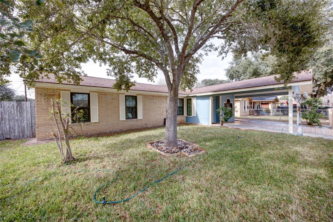 1724 Tina Street Alice TX 78332