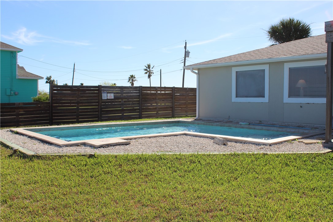 143 Lakeshore Drive Rockport TX 78382