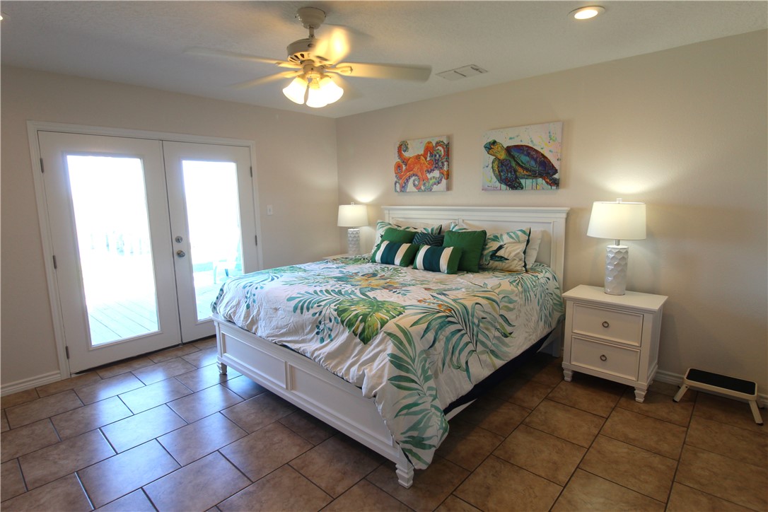 143 Lakeshore Drive Rockport TX 78382