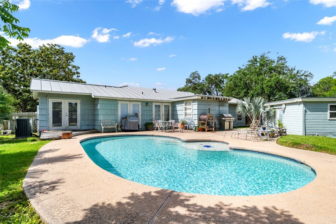 330 Catalina Place Corpus Christi TX 78411
