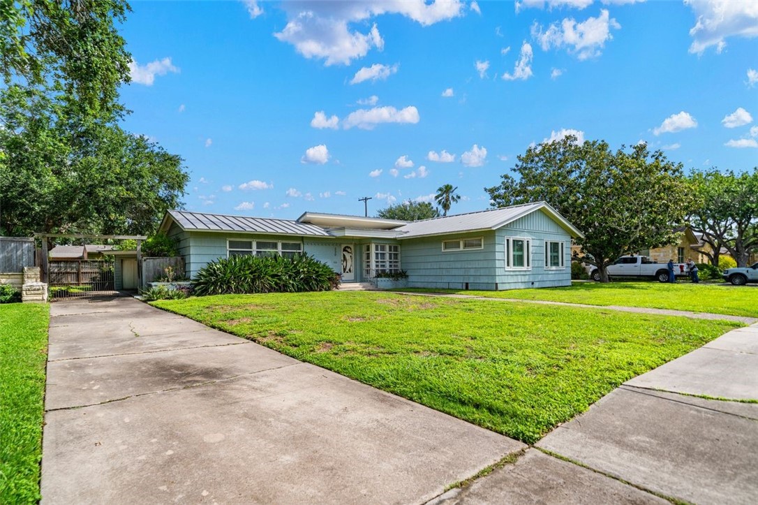 330 Catalina Place Corpus Christi TX 78411