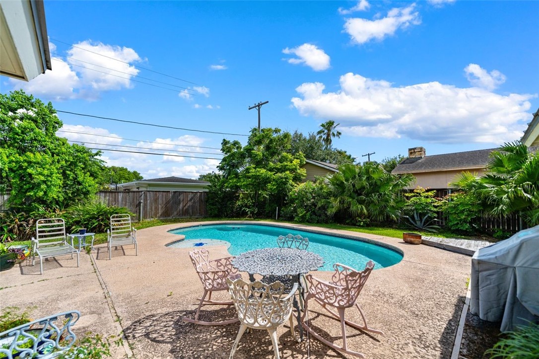 330 Catalina Place Corpus Christi TX 78411