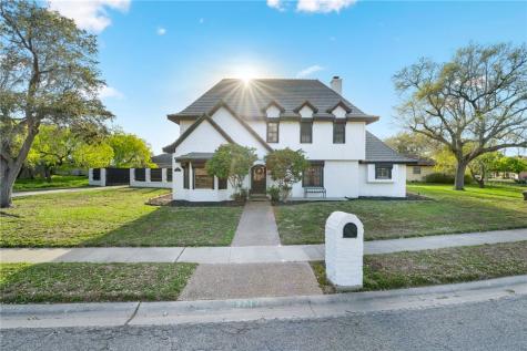3717 Castle River Drive Corpus Christi TX 78410