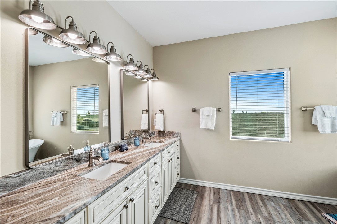 125 Lakeview Rockport TX 78382