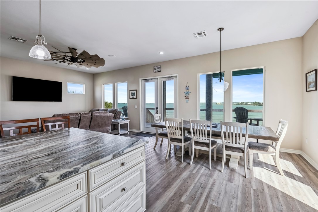 125 Lakeview Rockport TX 78382