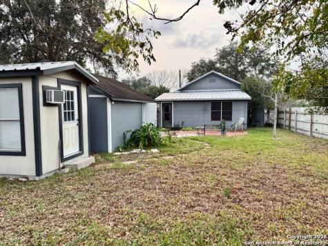 304 N Tyler Street Beeville TX 78102
