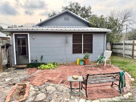 304 N Tyler Street Beeville TX 78102