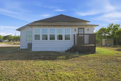 264 Cr 3522 Creek Orange Grove TX 78372