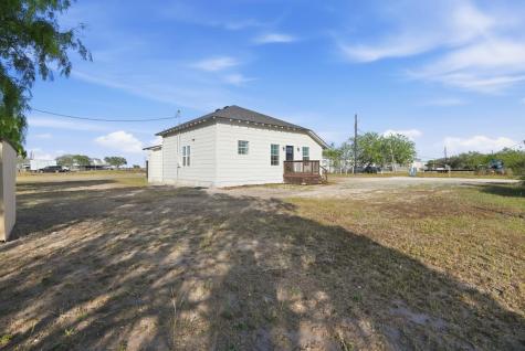 264 Cr 3522 Creek Orange Grove TX 78372