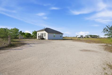 264 Cr 3522 Creek Orange Grove TX 78372