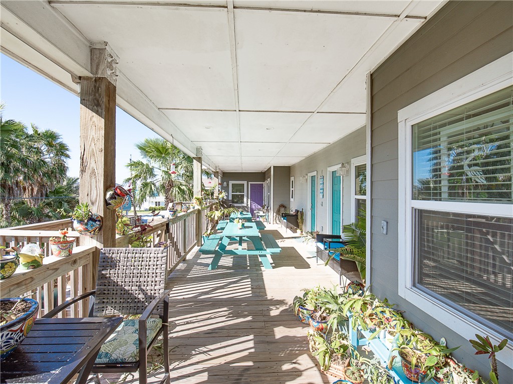 413 6th Street Port Aransas TX 78373