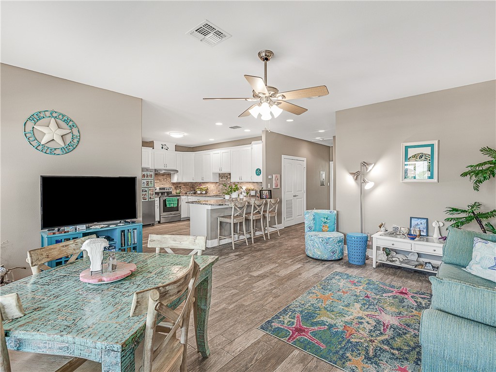 413 6th Street Port Aransas TX 78373