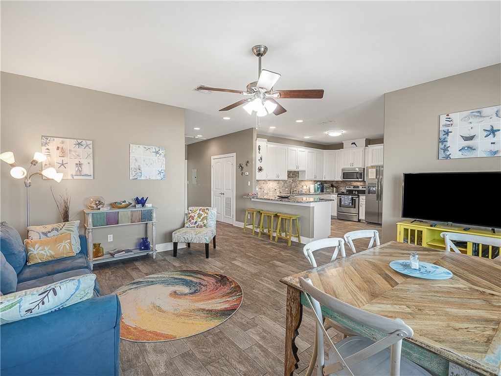 413 6th Street Port Aransas TX 78373