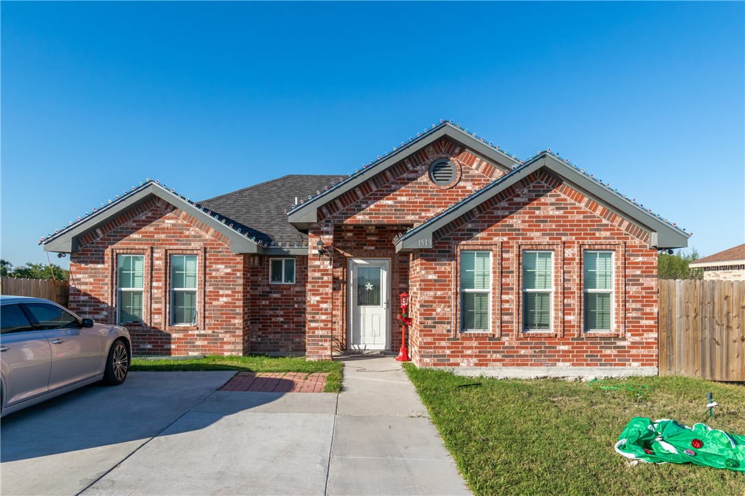 1513 Sea Breeze Alice TX 78332