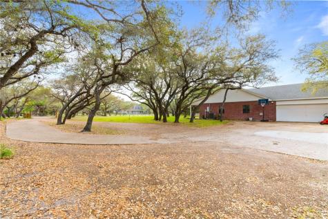 1402 W Johnson Avenue Aransas Pass TX 78336
