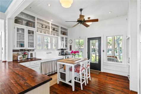 203 N Magnolia Street Rockport TX 78382