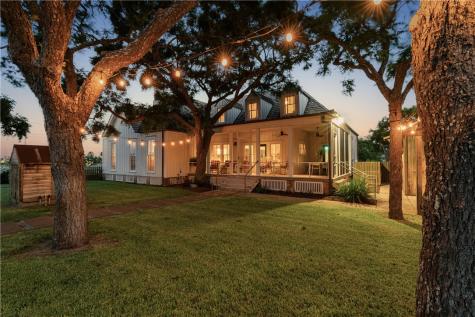 203 N Magnolia Street Rockport TX 78382