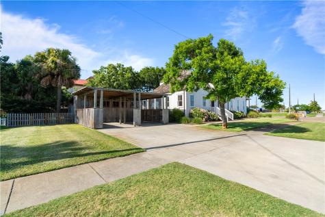 203 N Magnolia Street Rockport TX 78382