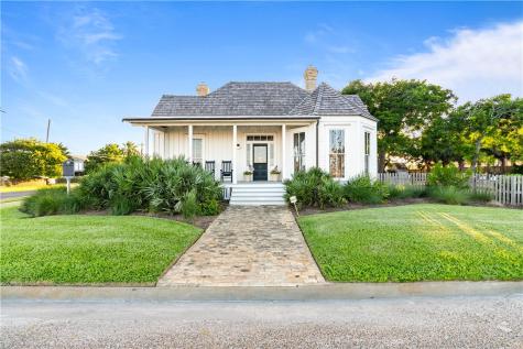 203 N Magnolia Street Rockport TX 78382