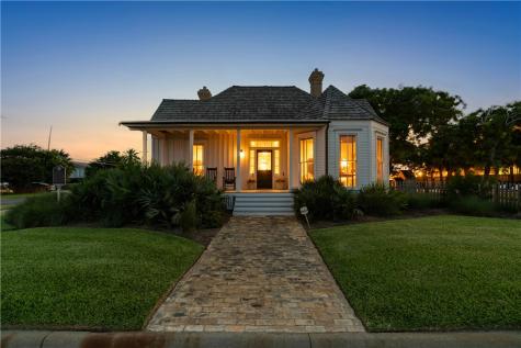 203 N Magnolia Street Rockport TX 78382
