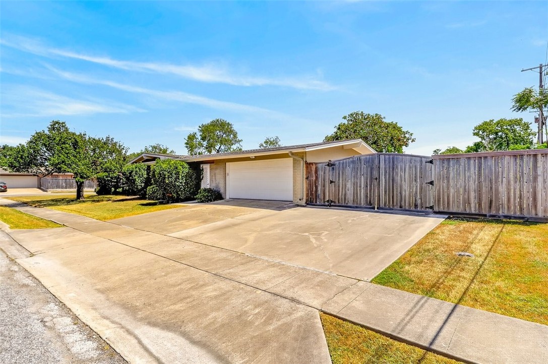 339 Baycliff Drive Corpus Christi TX 78412