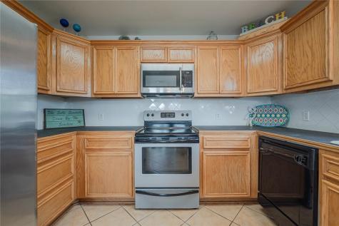 1323 S Live Oak Street Rockport TX 78382