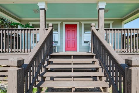 1323 S Live Oak Street Rockport TX 78382