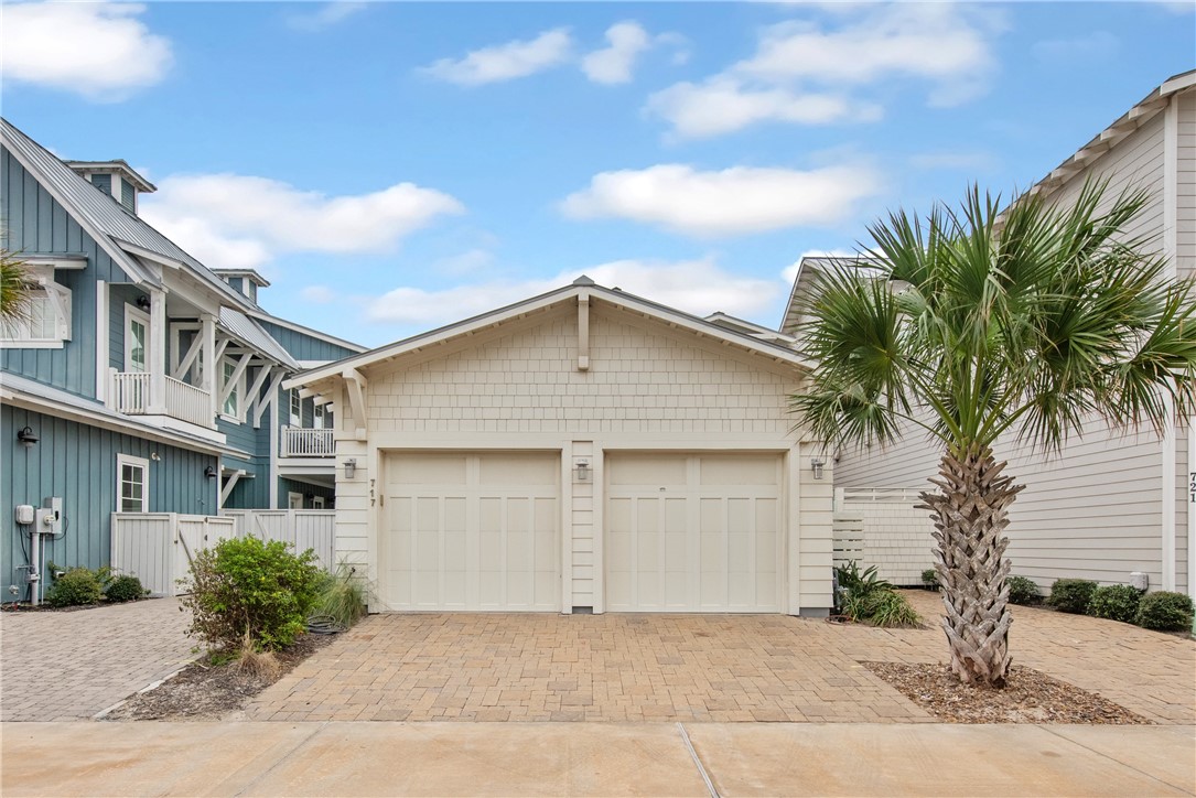 717 Sunrise Avenue Port Aransas TX 78373