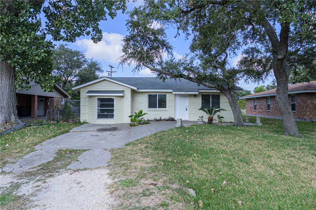 123 Cenizo Rockport TX 78382