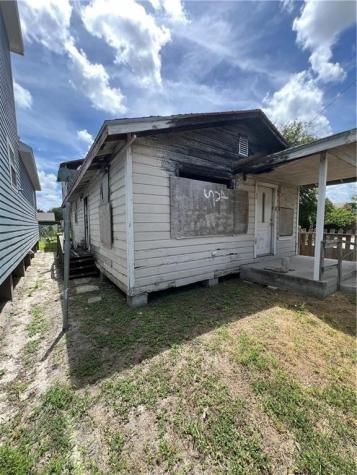 816 Mesquite Street Robstown TX 78380