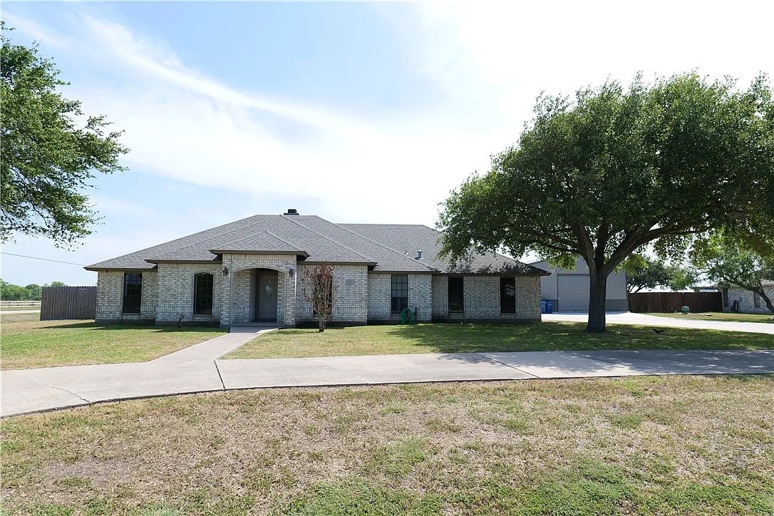 100 Lone Oak Street Portland TX 78374