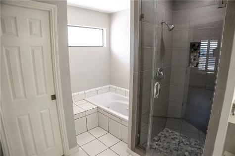 100 Lone Oak Street Portland TX 78374