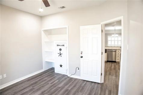 100 Lone Oak Street Portland TX 78374
