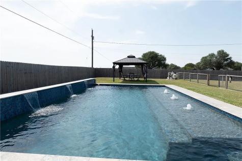 100 Lone Oak Street Portland TX 78374