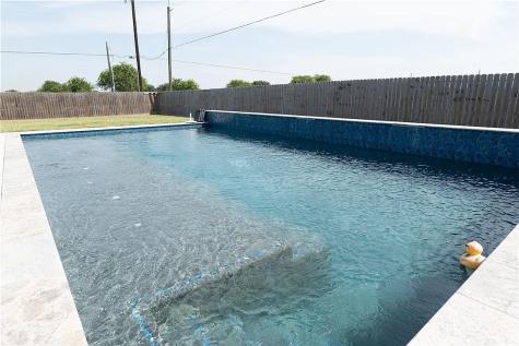 100 Lone Oak Street Portland TX 78374
