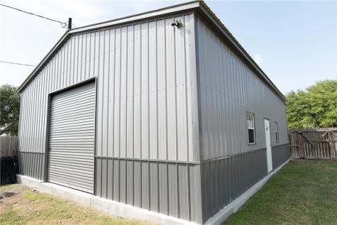 100 Lone Oak Street Portland TX 78374