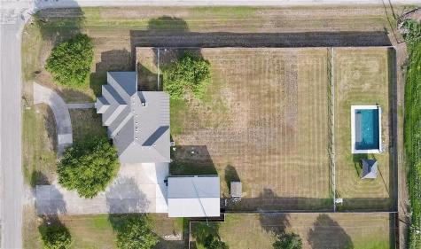 100 Lone Oak Street Portland TX 78374