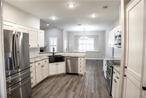 100 Lone Oak Street Portland TX 78374