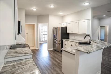 100 Lone Oak Street Portland TX 78374