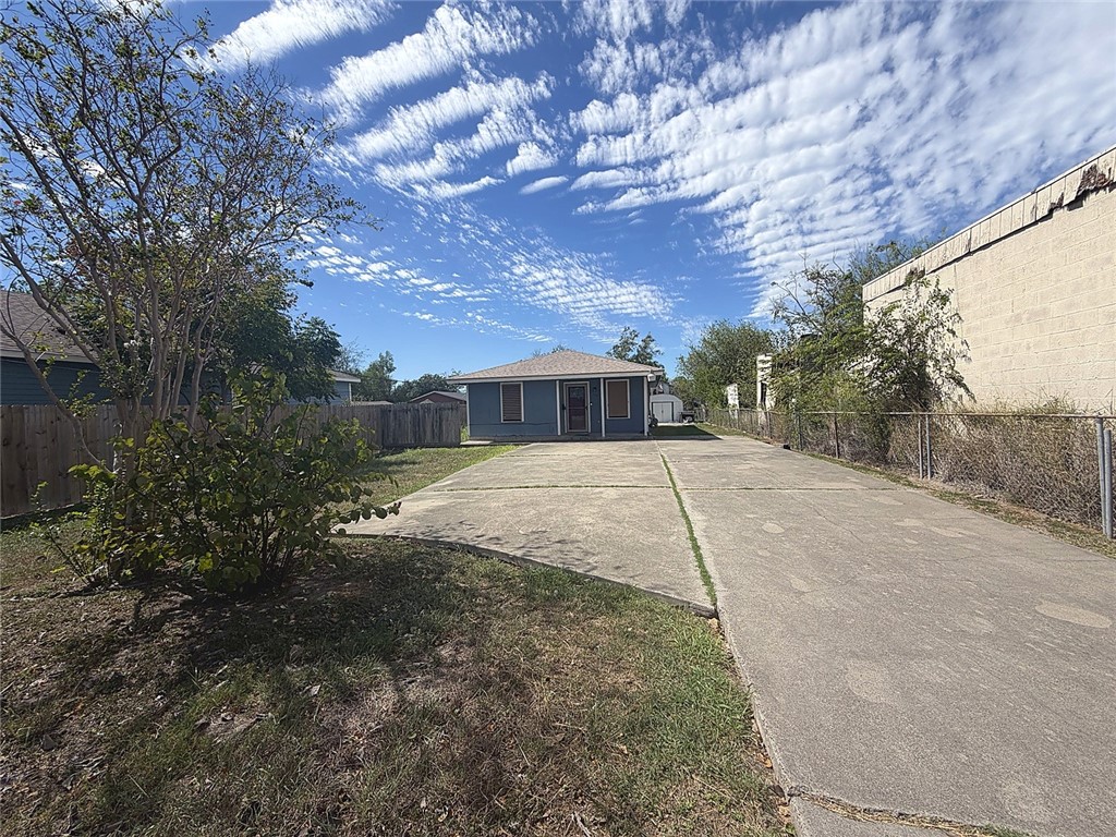 125 Mohawk Street Corpus Christi TX 78405