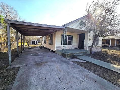 909 E Kleberg Avenue Kingsville TX 78363