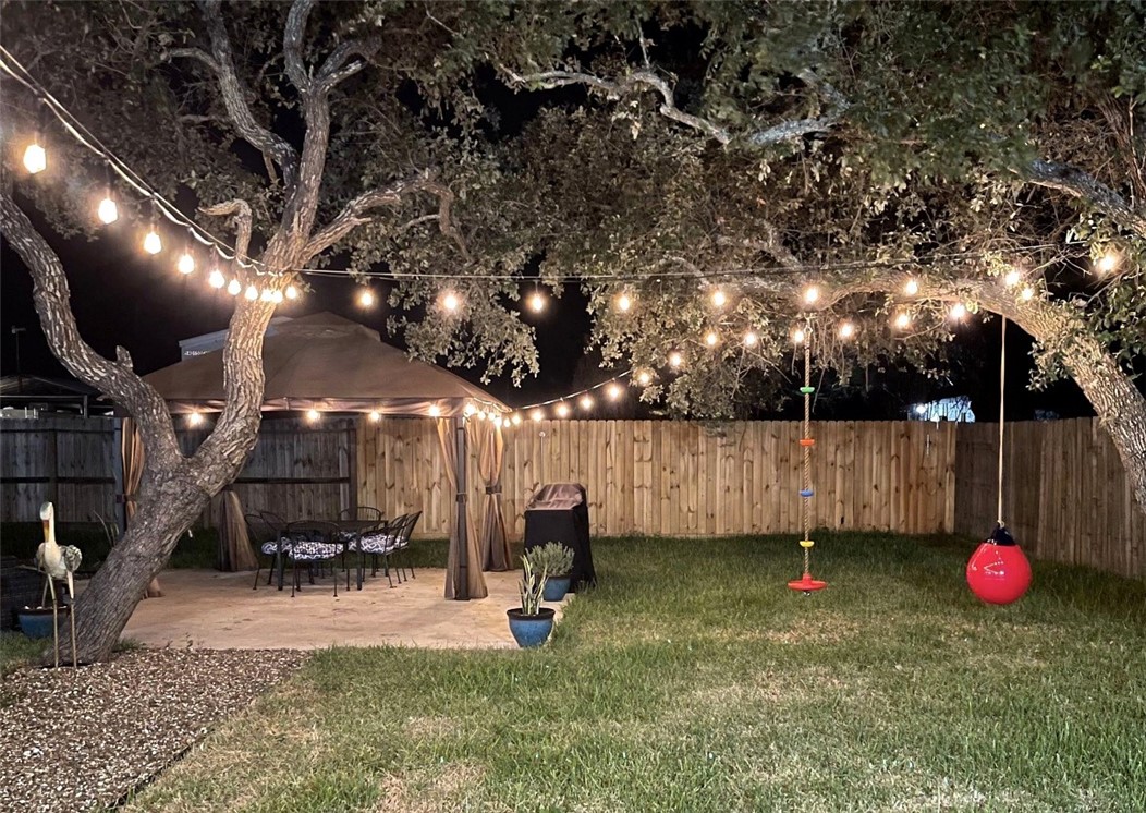 611 N Kossuth Street Rockport TX 78382