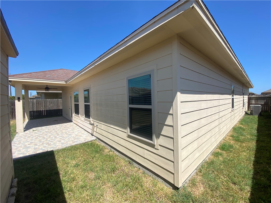 3837 Woodhouse Corpus Christi TX 78414