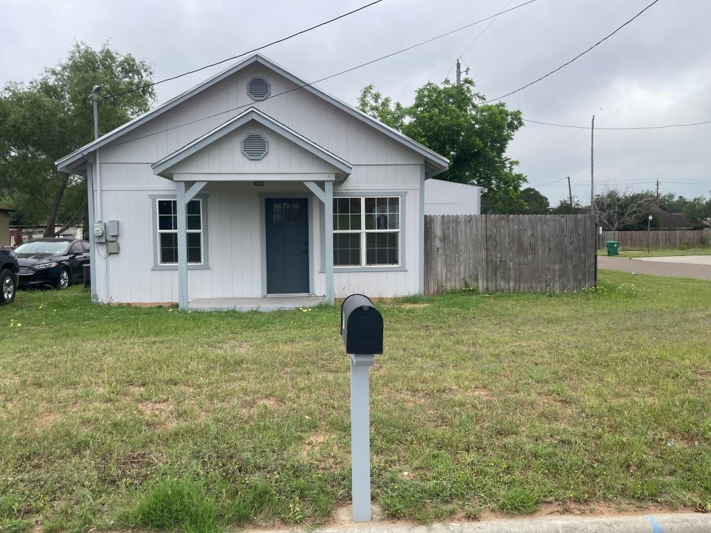 601 E Lucille Street Hebbronville TX 78361