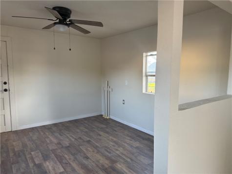 603 E Mesquite Street Benavides TX 78341